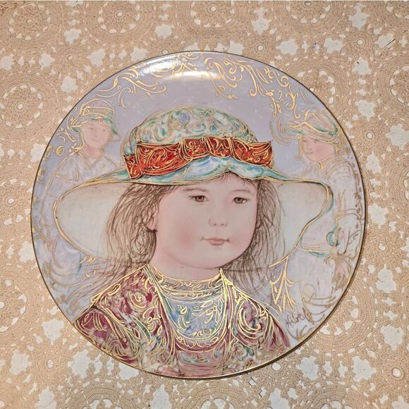 Rare Find WENDY by Edna Hibel A tribute To All Children plateJunkGypzyVintag - Picture 1 of 7